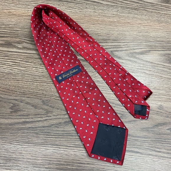 Brooks Brothers Red w/ Blue Paisley Check Tie - Picture 2 of 4